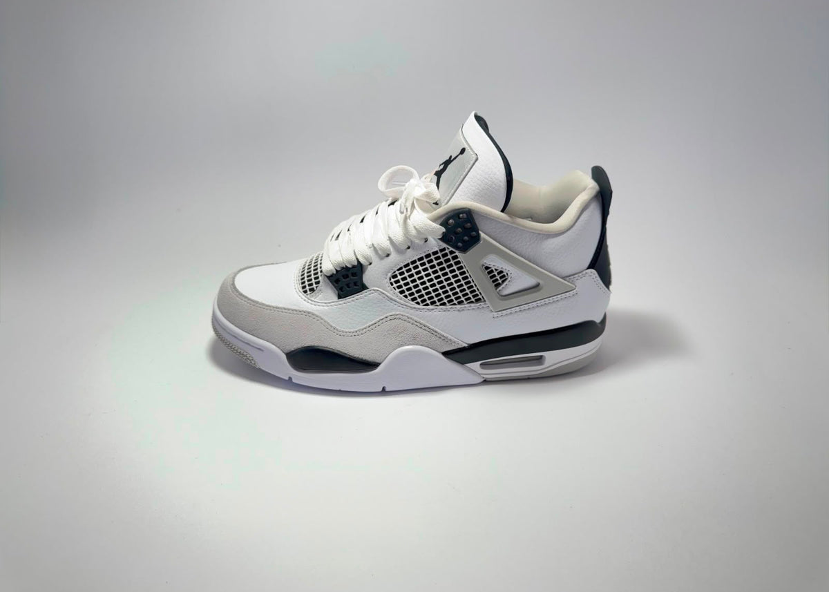 Air Jordan 4 | Military Black