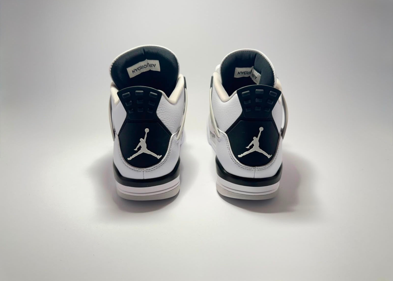 Air Jordan 4 | Military Black