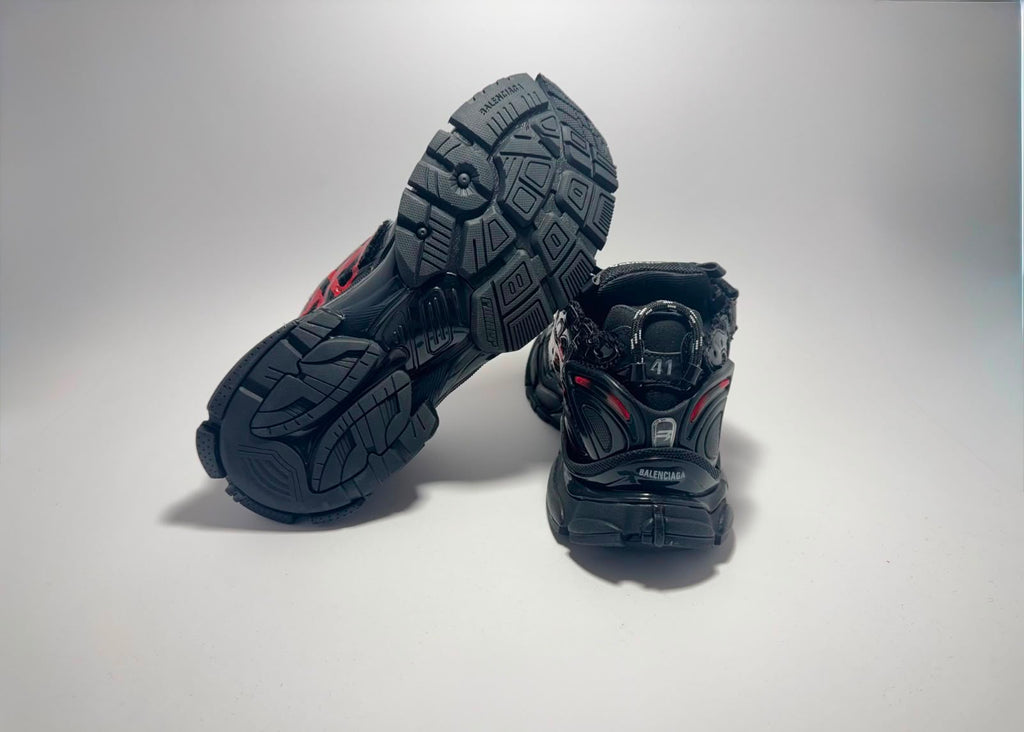 Balenciaga | Runner Graffiti Black Red