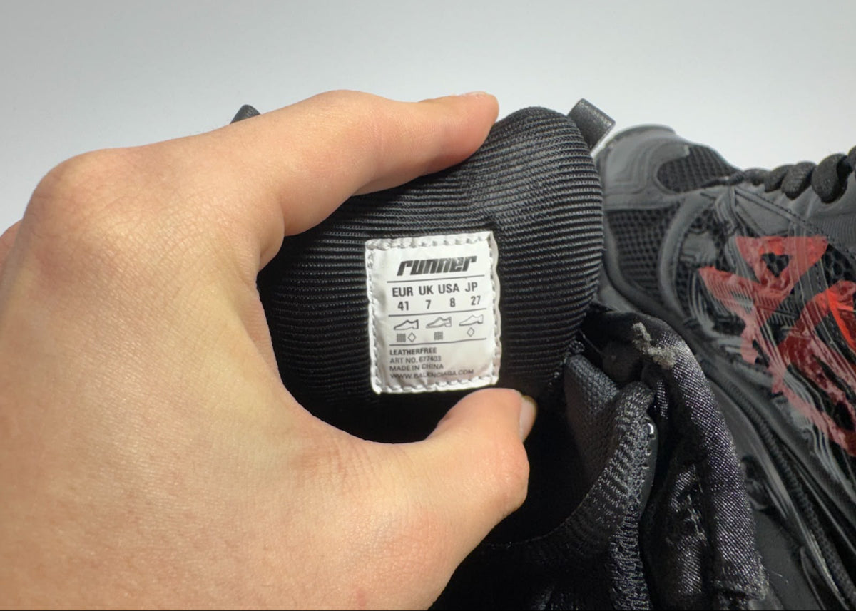 Balenciaga | Runner Graffiti Black Red